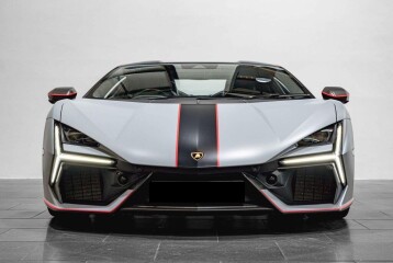 Lamborghini Revuelto , 2025
