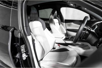 Aston Martin DBX 707, 2025