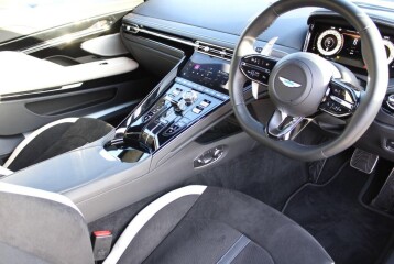 Aston Martin DB12 , 2024