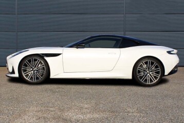 Aston Martin DB12 , 2024