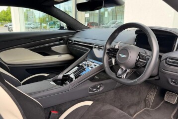 Aston Martin DB12 , 2024