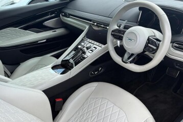 Aston Martin DB12 , 2024