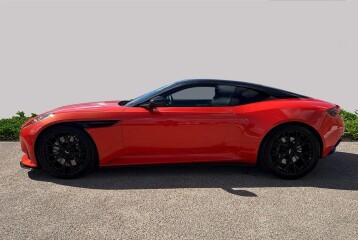 Aston Martin DB12 , 2024