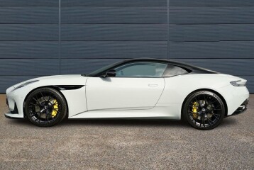 Aston Martin DB12 , 2026