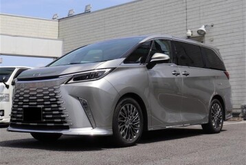 Lexus LM 500h Version L, 2025