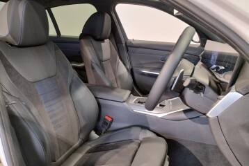 BMW 3 series 318i M Sport, 2024