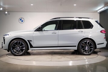 BMW X7 M60i, 2023