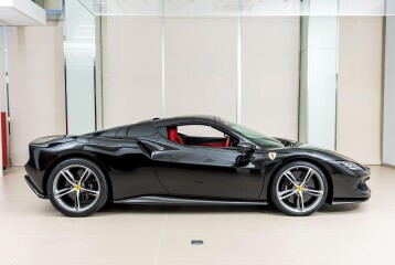 Ferrari 296 GTS, 2025
