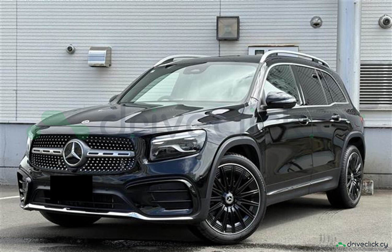 2025 Mercedes GLB-class 180 — Black — 2161 km