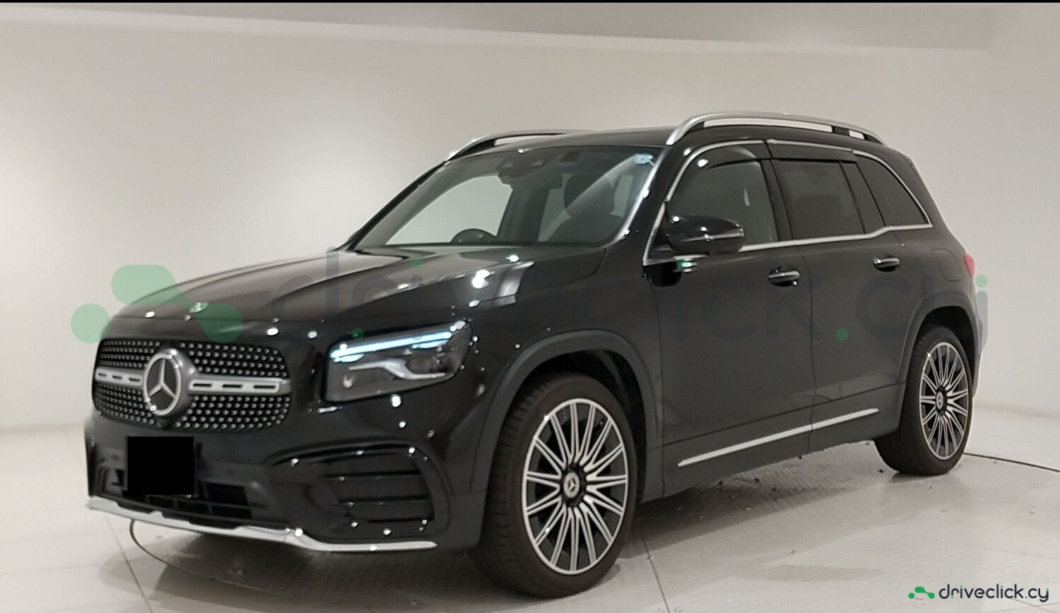 2024 Mercedes GLB-class 200 — Black — 11000 km