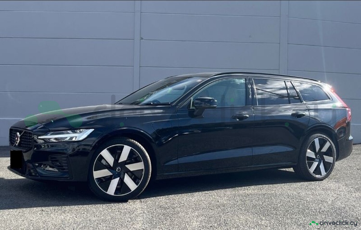 2024 Volvo V60 Recharge Ultra T6 — Black — 50 km