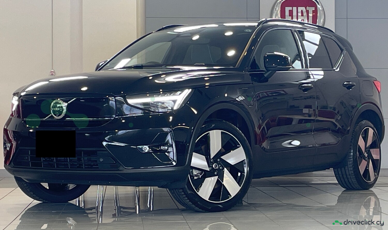 2025 Volvo EX30 Ultra Single Motor Extended — Black — 5270 km
