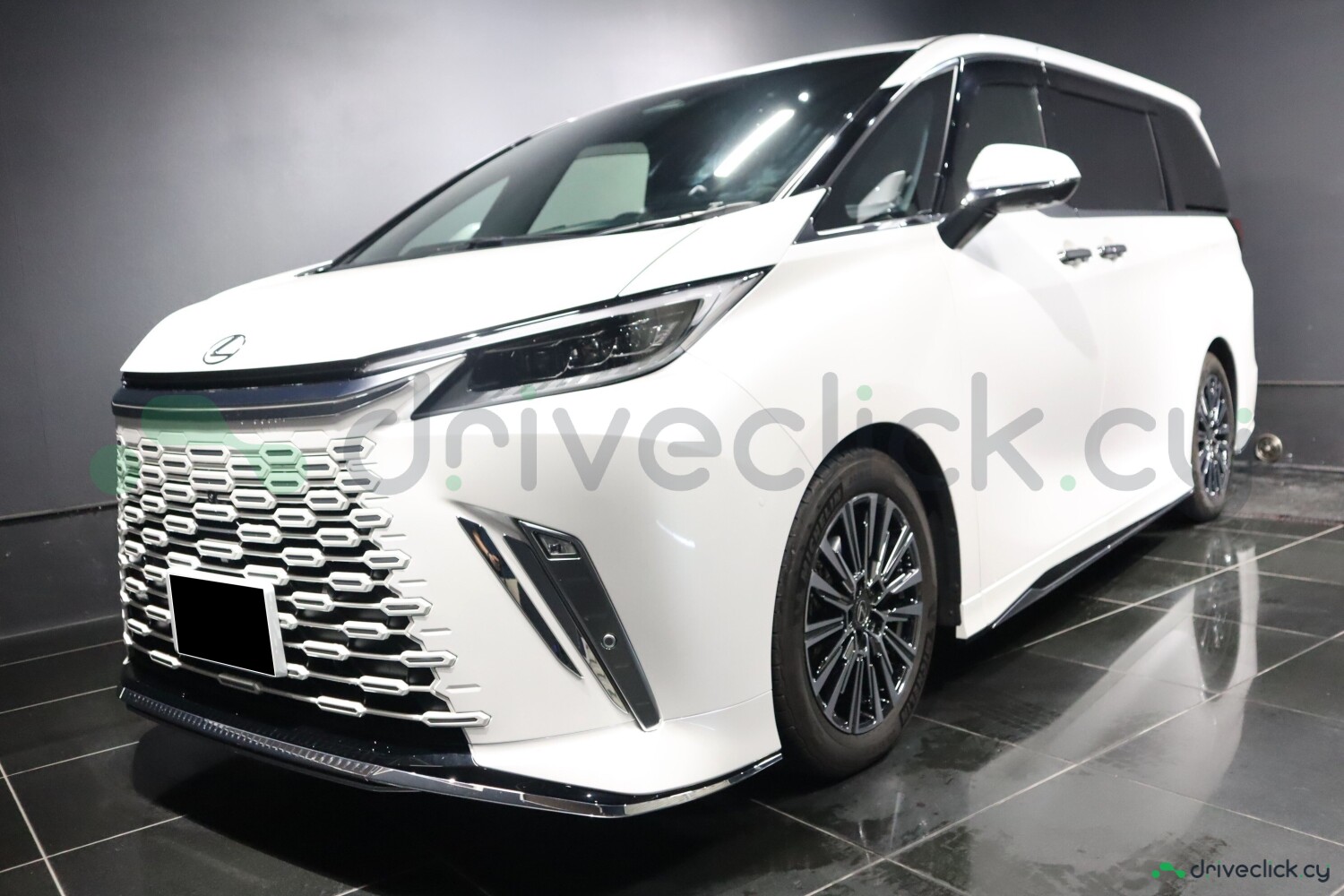 Lexus LM 500h Executive