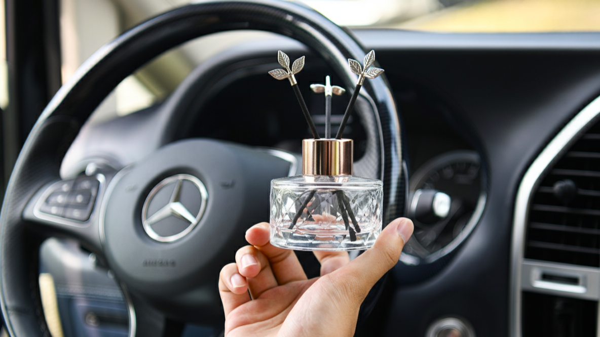 Aroma diffuser for premium car