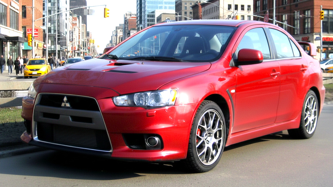 Lancer Evolution I–X красного цвета