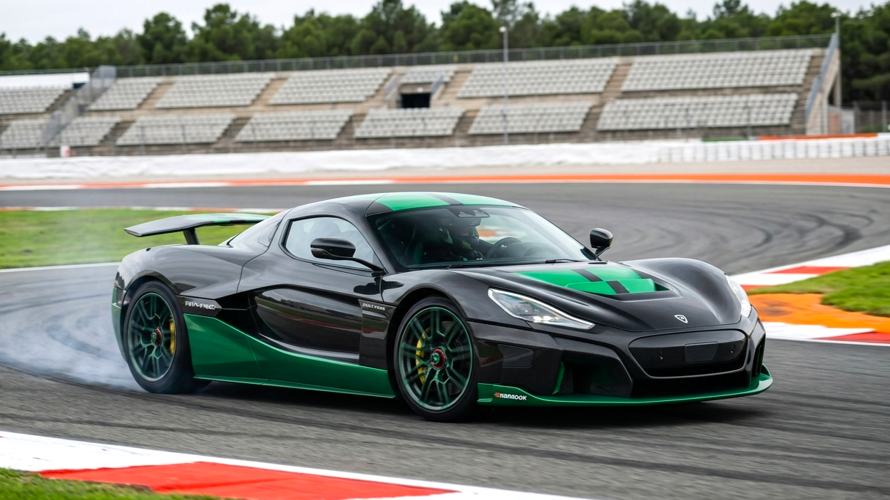 Rimac Nevera зеленый