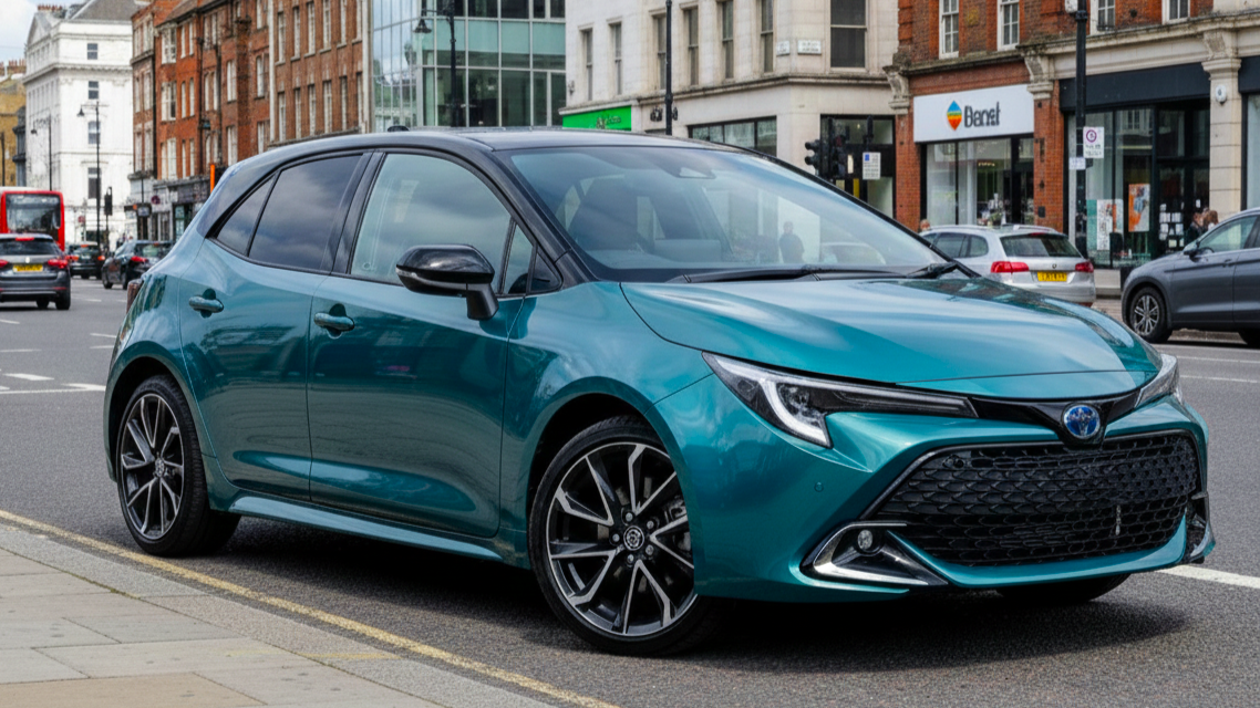 2024_Toyota_Corolla 2 зеленого цвета