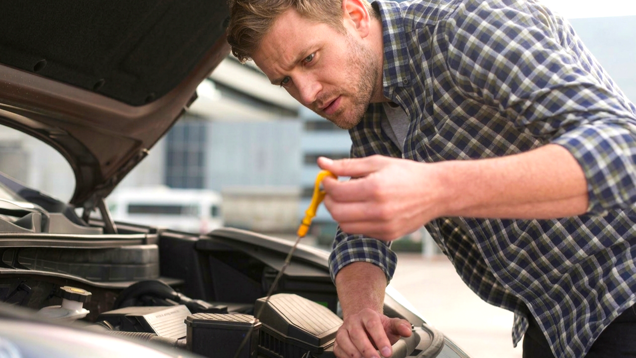 Checking car fluid level
