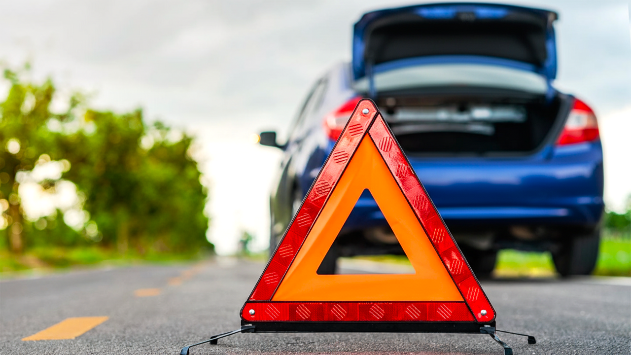 Warning triangle for car