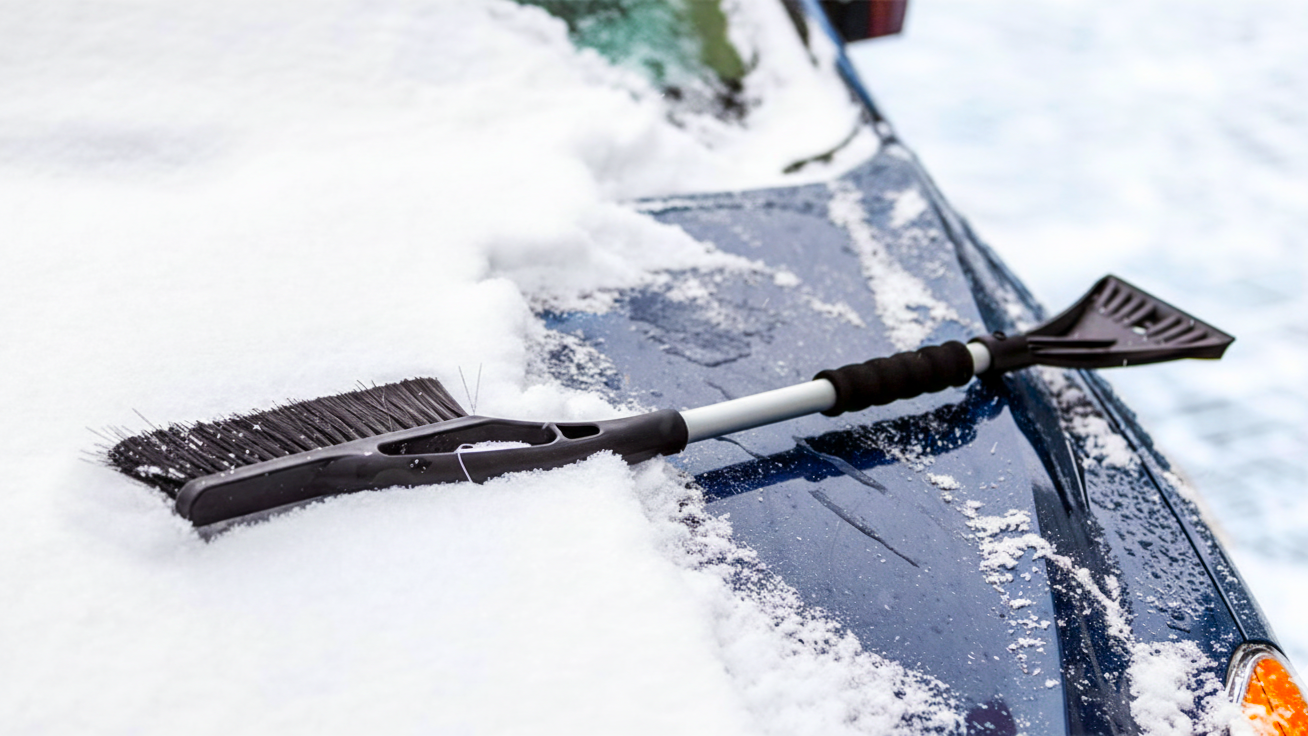 Snow and ice scraper
