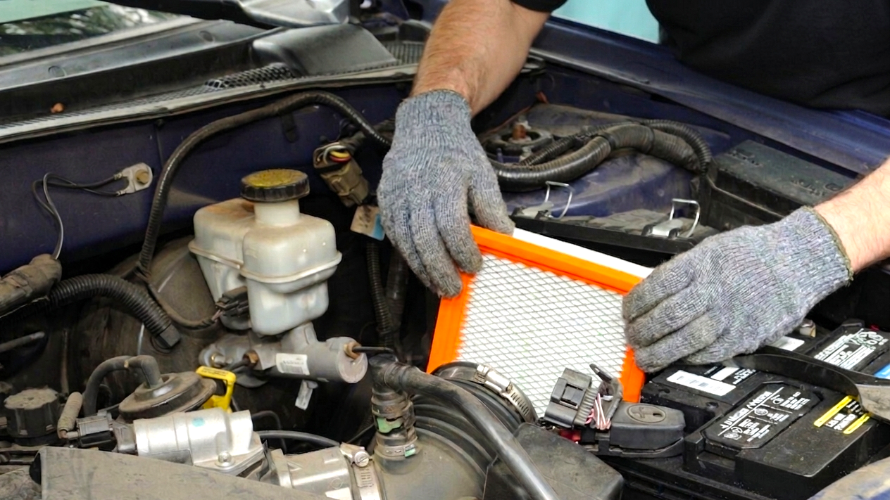 Car filter control and replacement
