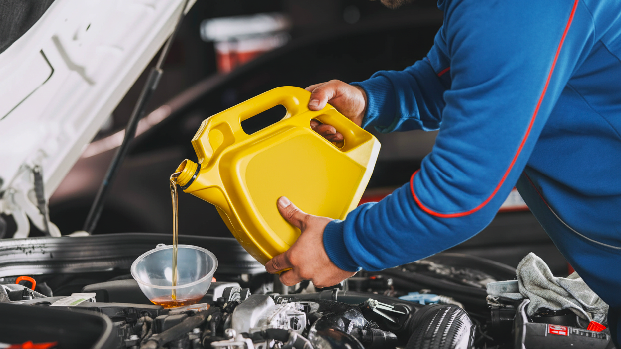 Motor oil changing 3