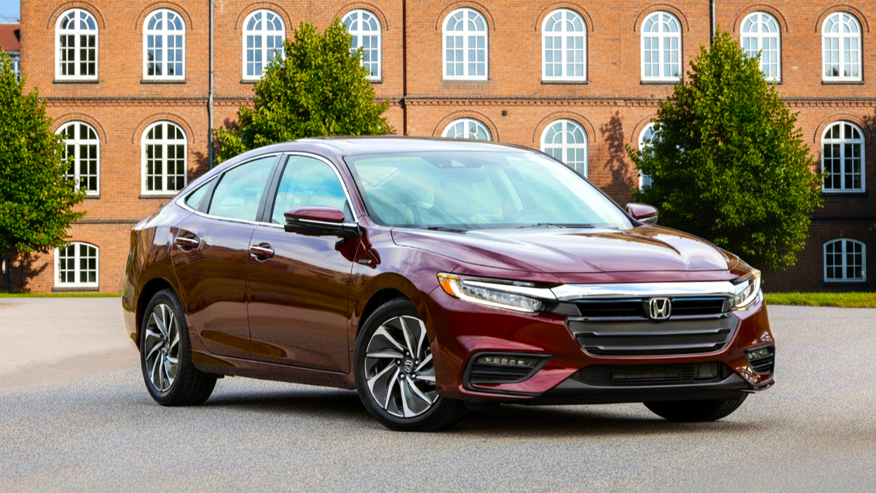 Honda Insight кроасного цвета