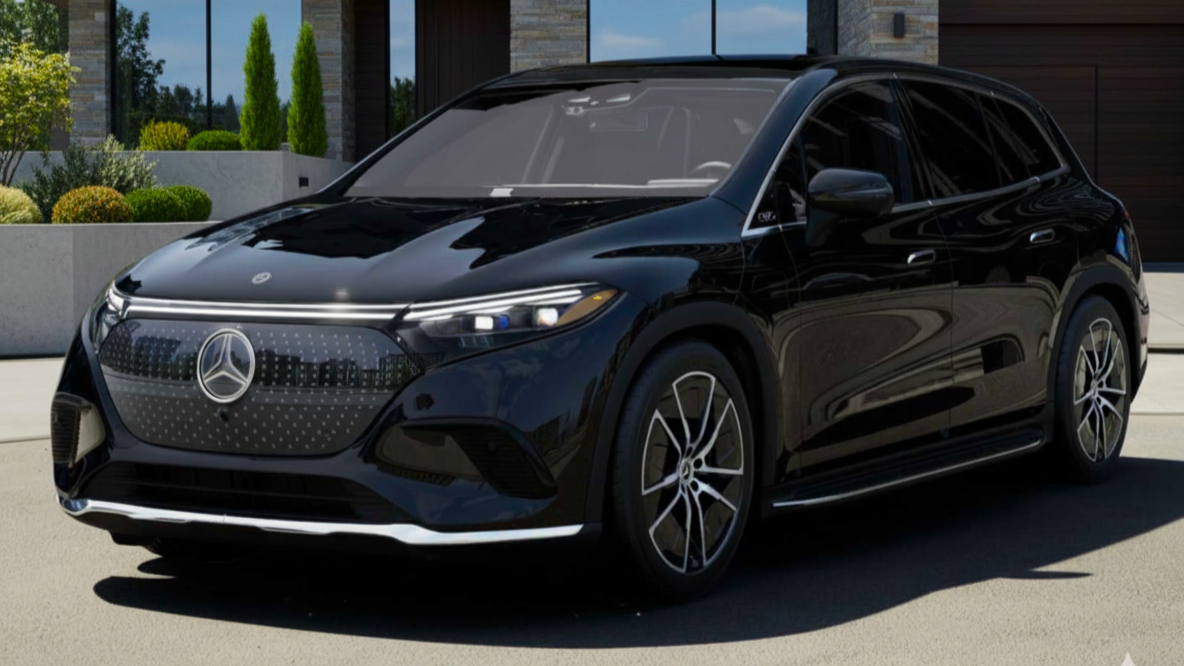 Mercedes EQS черного цвета
