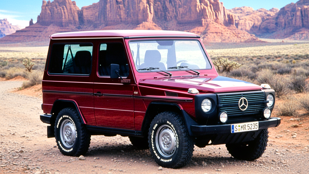 Mercedes-Benz G-Class (с 1979) red colour